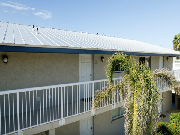 Holmes Beach 2 Bedroom Beach Front Vacation Rental Sleeps 4